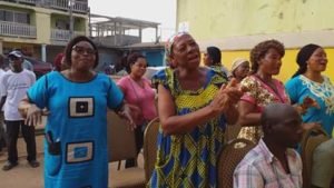 Les habitants du Golf en liesse