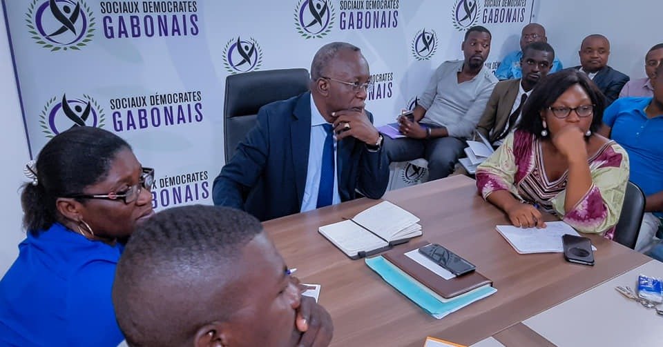 WhatsApp-Image-2019-09-25-at-17.06.06-1 SDG: DÉPUTÉS ET DIRECTOIRE À COUTEAUX TIRÉS