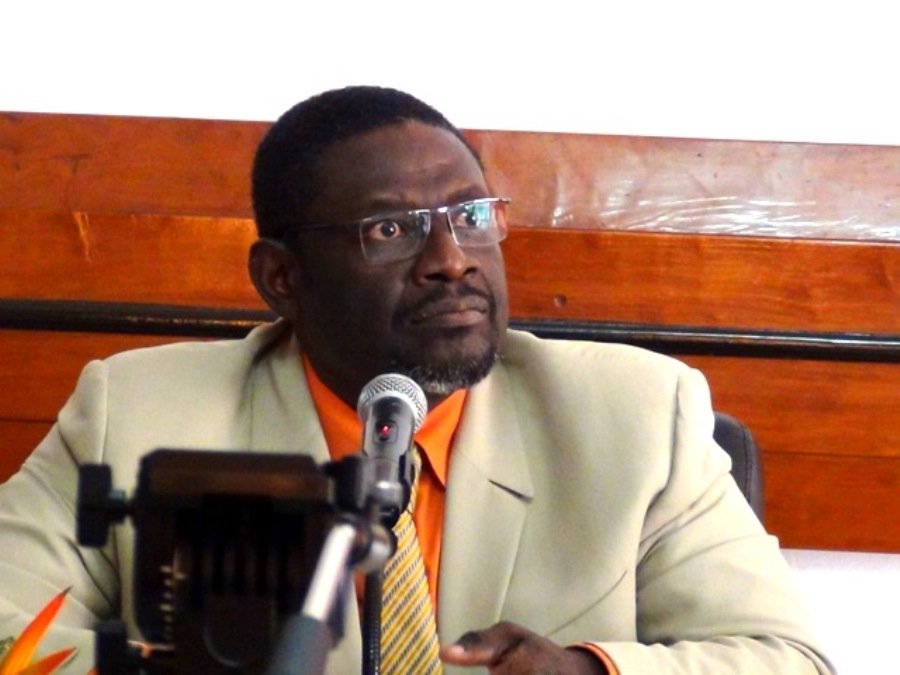 Économie : Francis Jean-Jacques EVOUNA – J’ai posé 2 questions au Gouvernement…