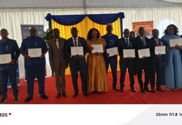 IMG-20251206-WA0320 SETRAG : 36 agents distingués lors de la cérémonie des médailles du travail