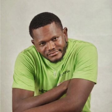 “On a mis des choses dans ma nourriture” : Les révélations troublantes du comédien Romeo