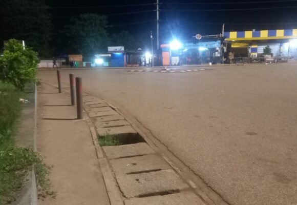 FB_IMG_1774425394651 Incroyable à Mouila : Il aurait volé des boissons puis laissé ses excréments dans un bar