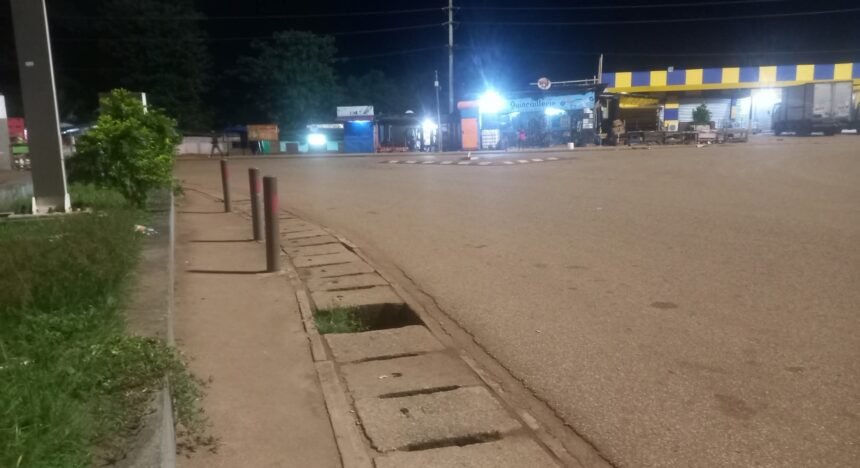 FB_IMG_1774425394651 Incroyable à Mouila : Il aurait volé des boissons puis laissé ses excréments dans un bar