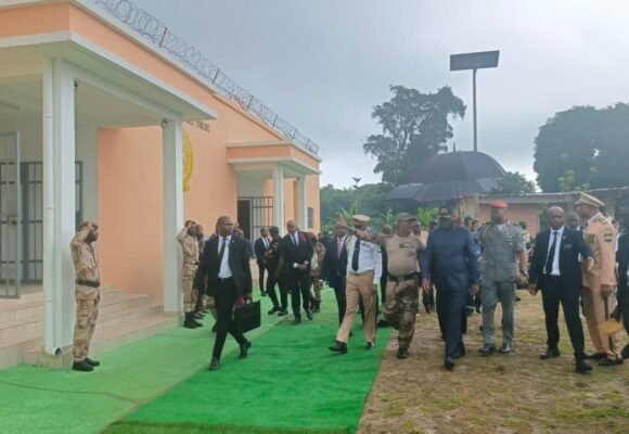 Maison d’arrêt pour mineurs de Port-Gentil : Brice Clotaire Oligui Nguéma plaide pour des infrastructures renforcées et une meilleure prise en charge Maison d’arrêt pour mineurs de Port-Gentil : Brice Clotaire Oligui Nguéma plaide pour des infrastructures renforcées et une meilleure prise en charge