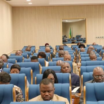 Audition : Les députés planchent sur le règlement du Congrès du Parlement au Palais Léon Mba. Audition : Les députés planchent sur le règlement du Congrès du Parlement au Palais Léon Mba.