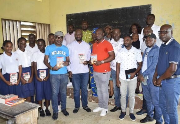 Moyen-Ogooué : UBA et la Fondation François Meye renforcent l’accès aux ouvrages scolaires Moyen-Ogooué : UBA et la Fondation François Meye renforcent l’accès aux ouvrages scolaires