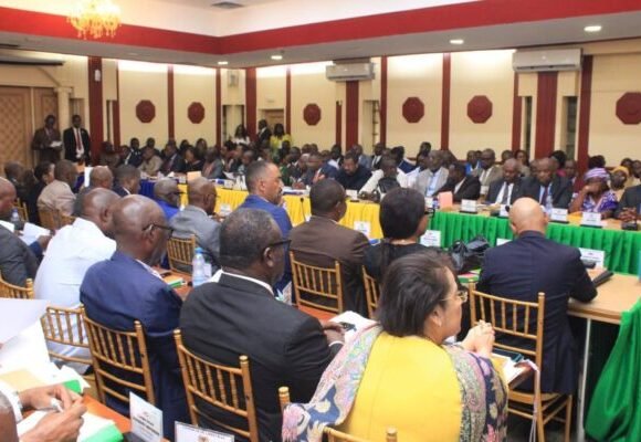 Libreville face à une crise de gouvernance municipale ?