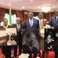 𝐀𝐮𝐝𝐢𝐞𝐧𝐜𝐞 : Après l’hommage, l𝐚 𝐟𝐚𝐦𝐢𝐥𝐥𝐞 Georges 𝐃𝐚𝐦𝐚𝐬 Aleka 𝐫𝐞𝐜̧𝐮𝐞 𝐚𝐮 𝐏𝐚𝐥𝐚𝐢𝐬 𝐋𝐞́𝐨n Mba.
