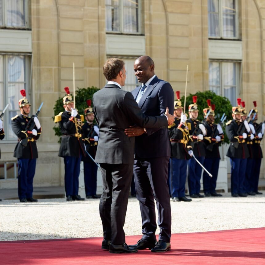 Paris : Emmanuel Macron salue le renforcement du partenariat stratégique avec le Gabon