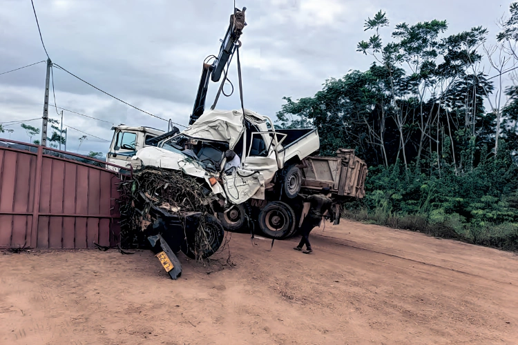 Ndjolé-Lalara : Deux morts et un blessé grave dans un violent accident