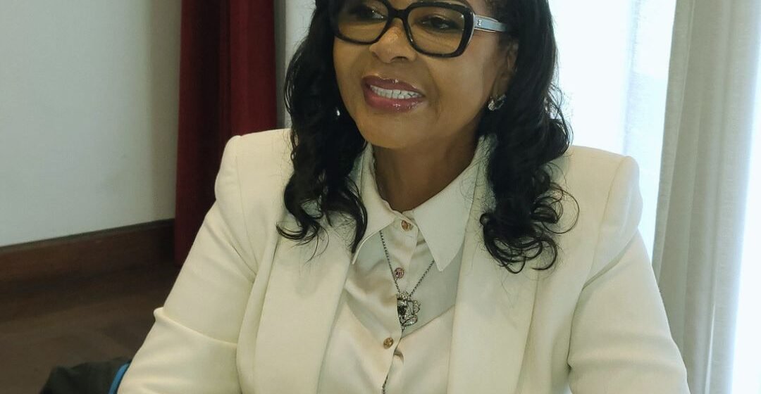 Fiscalité : Hélène ZOUA-ONDO présente « Rémunérer au Gabon : Payez le juste impôt »
