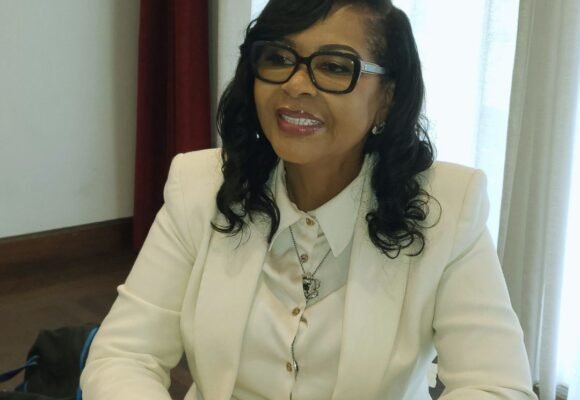 Deuxième arrondissement de Libreville les lauréats du prépa-Bac Saint-Michel célébrés après plusieurs mois de préparation Fiscalité : Hélène ZOUA-ONDO présente « Rémunérer au Gabon : Payez le juste impôt »